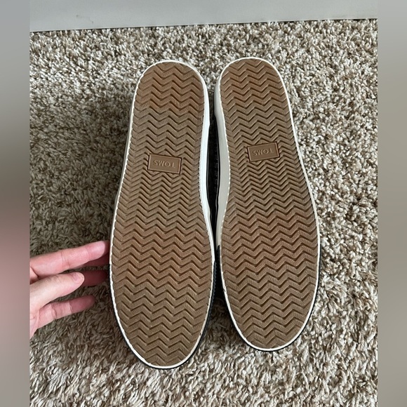 Toms Carlo Black and White Printed Canvas Sneaker Size 11 - Picture 5 of 11